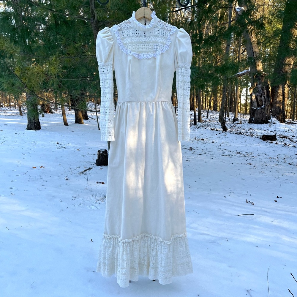 70s Lanz Victorian Style Ivory Dress - Picture 10 of 16